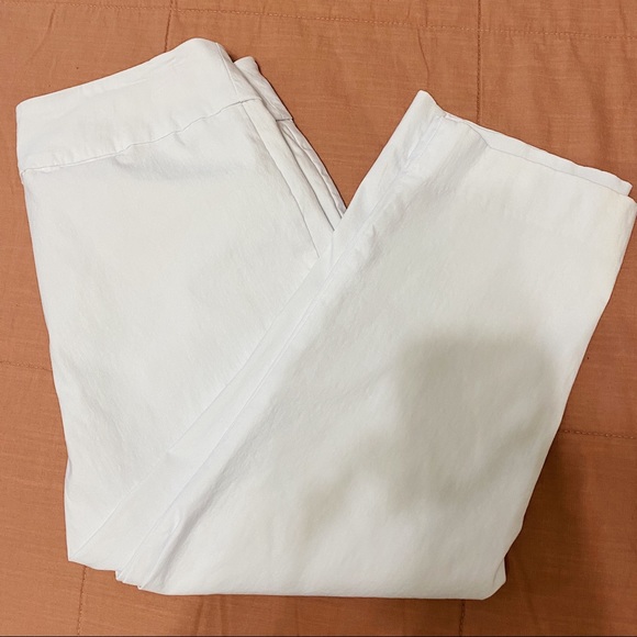 Peck & Peck Pants - $5 SALE PECK & PECK WHITE CAPRIS 12 PETITE